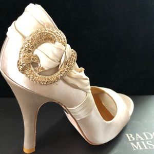 Badgley Mischka heels. New in original box.